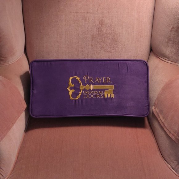 Prayer Unlocks All Doors! Kneeling Cushion! Also available In Blue. - Picture 3 of 4